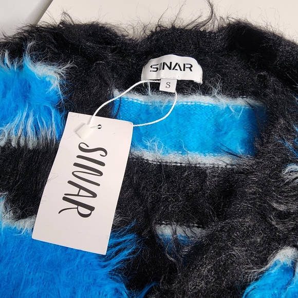 NEW‼️Fuzzy Cardigan in Vibrant Blue and Black S - Picture 2 of 5